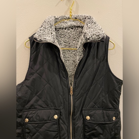 Reversible Vest! - Picture 7 of 11